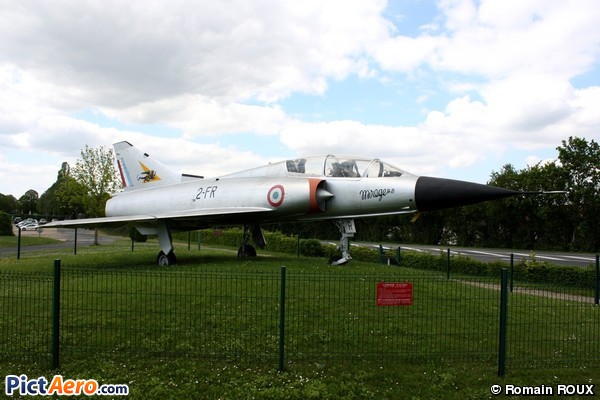 Dasasult Mirage IIIB (Association des Avions Anciens d'Avord)