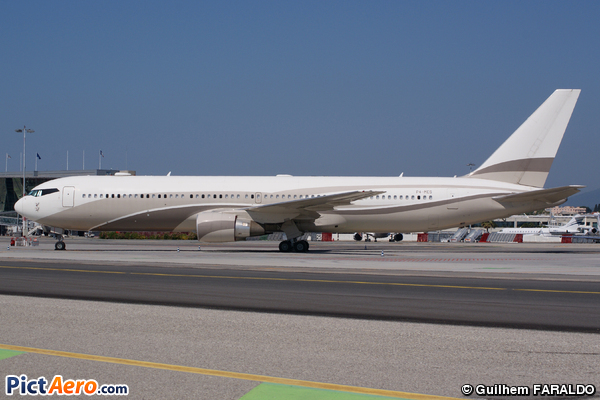 Boeing 767-33A/ER (Global Jet Luxembourg)