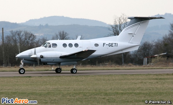 Beech F90 King Air (EURL ALPHA TANGO )