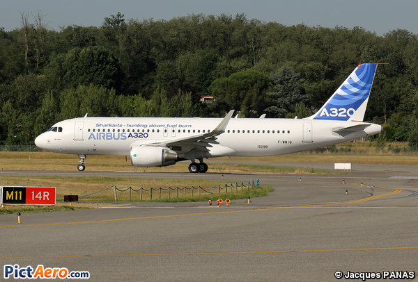 Airbus A320-214 (Airbus Industrie)