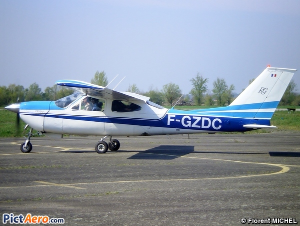 Cessna 177RG Cardinal RG (Private / Privé)