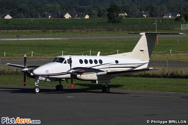 Beech Super King Air 200 (Privé / Private)