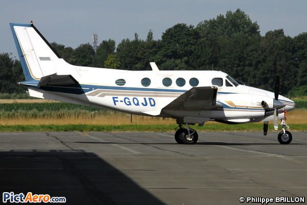 Beechcraft C90 King Air (Avialim)