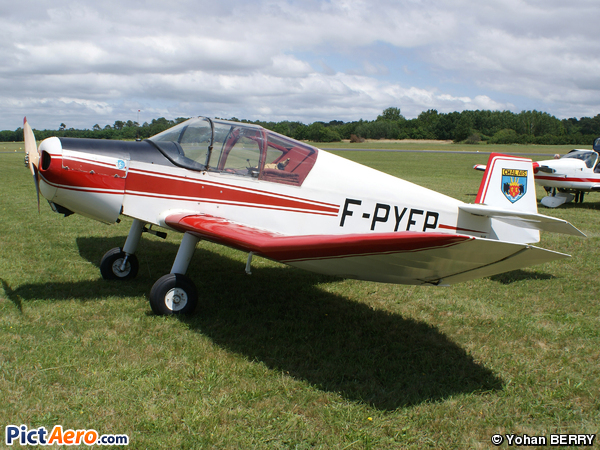 Jodel D-112 Club (Aéroclub les ailes chalaisiennes)