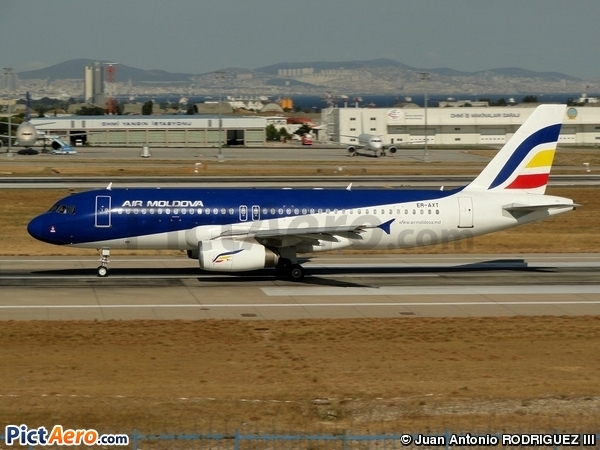 Airbus A320-231 (Air Moldova)