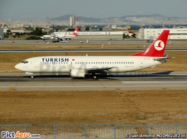 Boeing 737-4YO (Turkish Airlines)