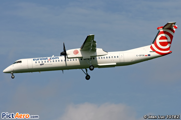 De Havilland Canada DHC-8-402Q Dash 8 (EuroLOT)