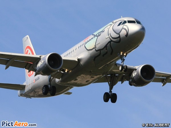 Airbus A320-214 (Niki)