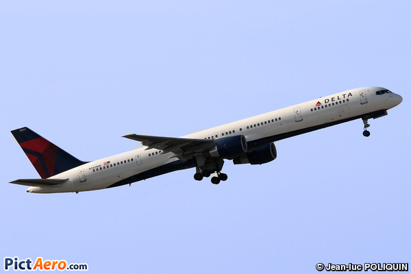 Boeing 757-351/WL (Delta Air Lines)