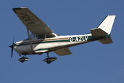 Cessna 172K Skyhawk (G-AZLV)