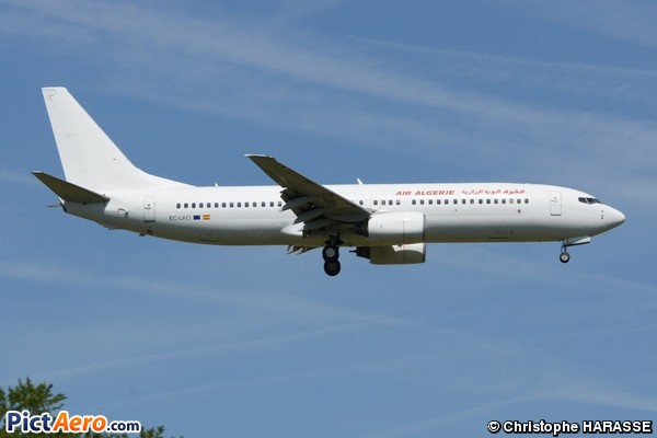 Boeing 737-85F (Calima Aviacion)