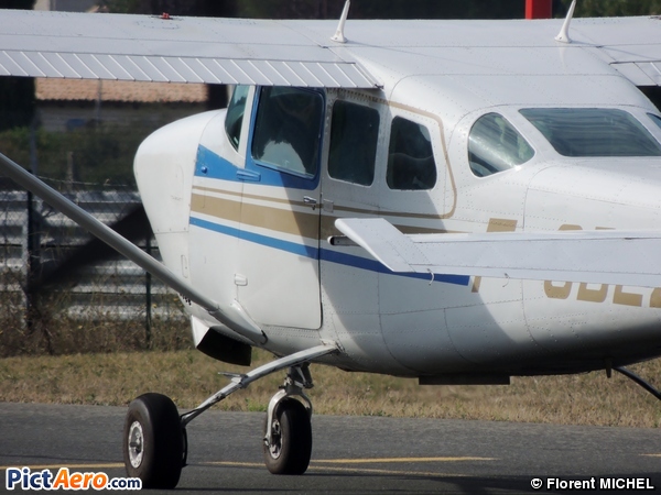 Cessna TU206G Turbo Stationair 6 II  (Private / Privé)