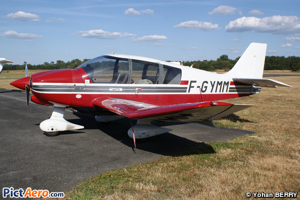 Robin DR-400-140B (Aéroclub de Villeneuve-sur-Lot)