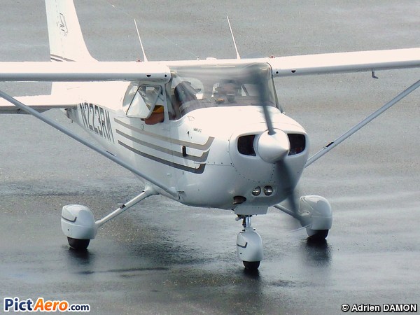 Cessna 172 Hawk XP II (Private / Privé)