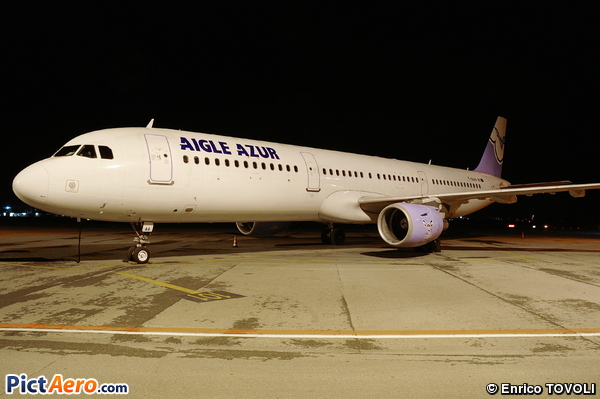 Airbus A321-211 (Aigle Azur)