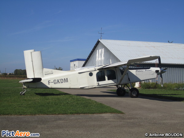 Pilatus PC-6/B2-H4 Turbo Porter (Ecole de parachutisme de Lyon-Corbas)