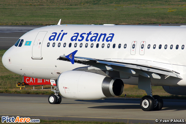 Airbus A320-232 (Air Astana)