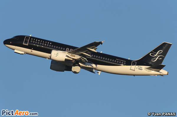 Airbus A321-214 (Star Flyer)