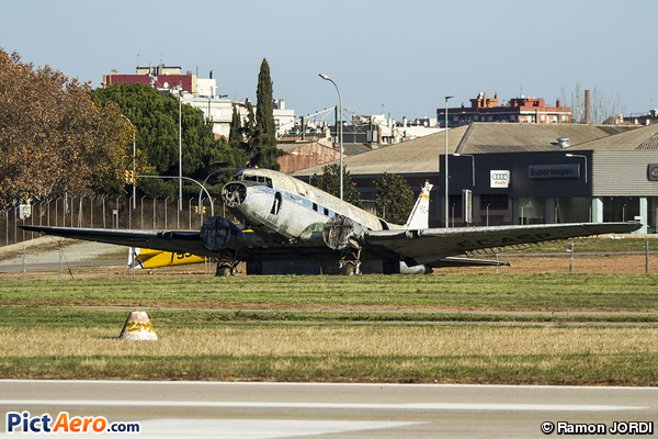 Douglas C-47B Skytrain (Fundacio Parc Aeronautic de Catalunya)