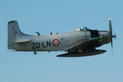 Douglas AD-4N Skyraider - F-AZHK