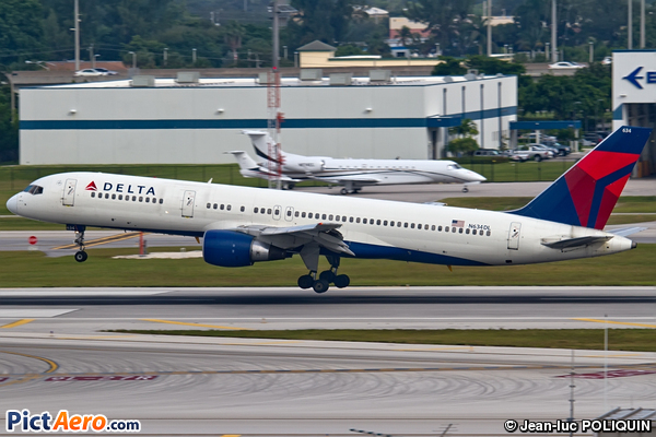 Boeing 757-232 (Delta Air Lines)