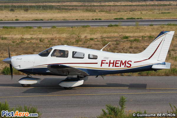 Piper PA-28-181 Archer III (Aéroclub Vauclusien)