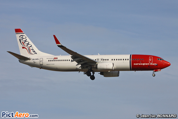 Boeing 737-8Q8 (Norwegian Air Shuttle)