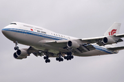 Boieng 747-4J6M (B2458)
