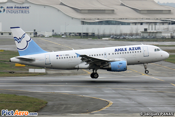 Airbus A319-111 (Aigle Azur)