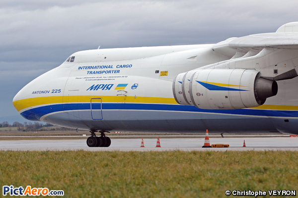 Antonov An-225 Mriya (Antonov Airlines)