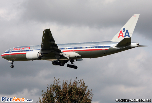 Boeing 777-236/ER (American Airlines)