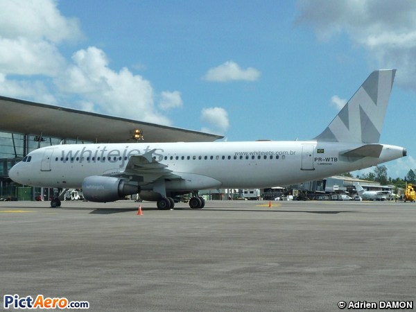 Airbus A320-214 (WhiteJets)