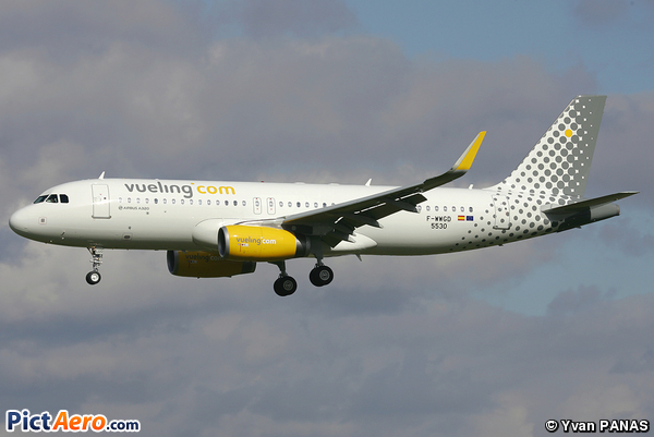 Airbus A320-234 (Vueling Airlines)