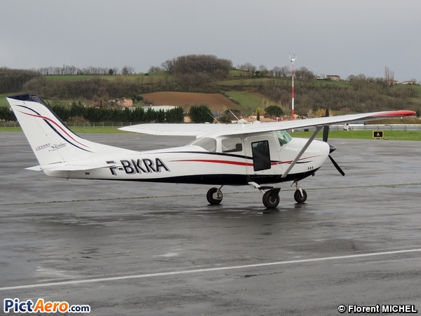 Cessna 182E Skylane (Private / Privé)
