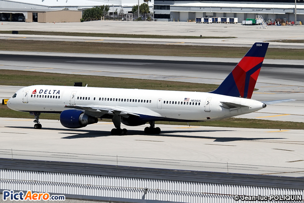 Boeing 757-251 (Delta Air Lines)