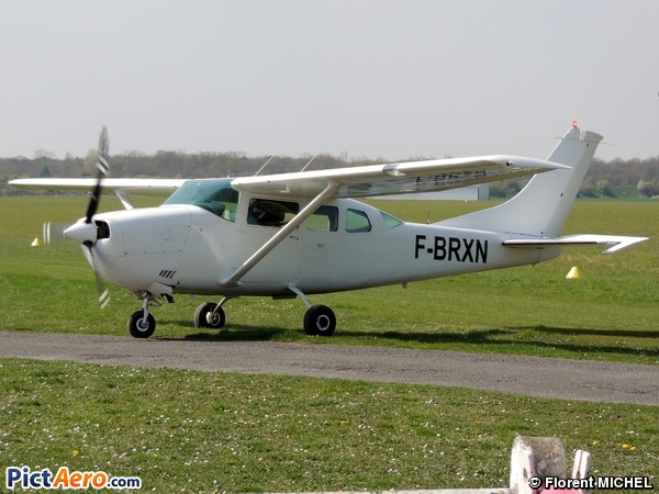 Cessna U-206E (Private / Privé)