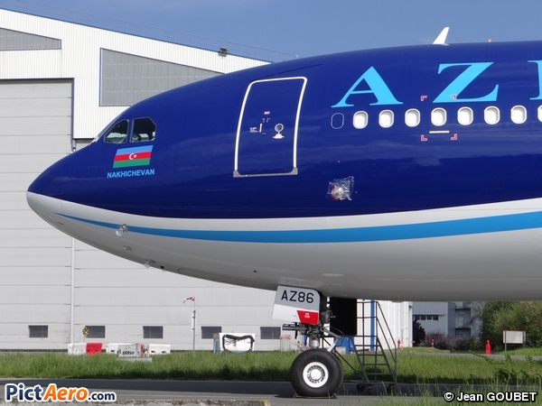 Airbus A340-542 (Azerbaijan Airlines)