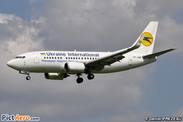 Boeing 737-548 (Ukraine International Airlines)