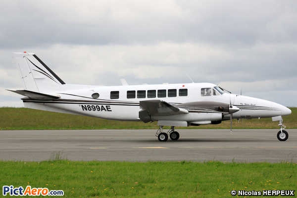 Beech 99 Airliner (Private / Privé)