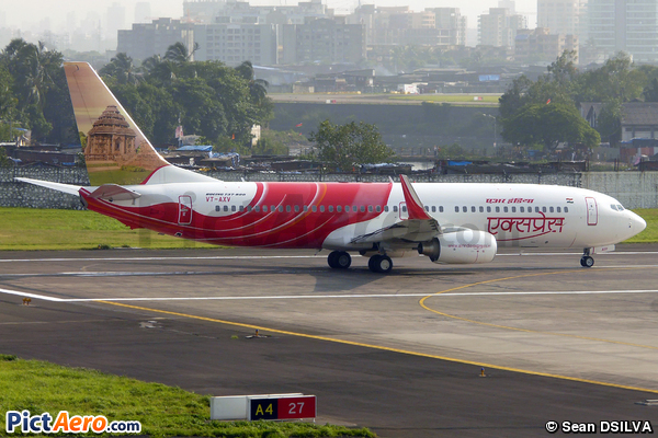 Boeing 737-8HG/WL (Air India Express)