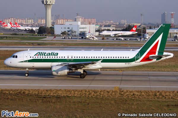 Airbus A320-216 (Alitalia)
