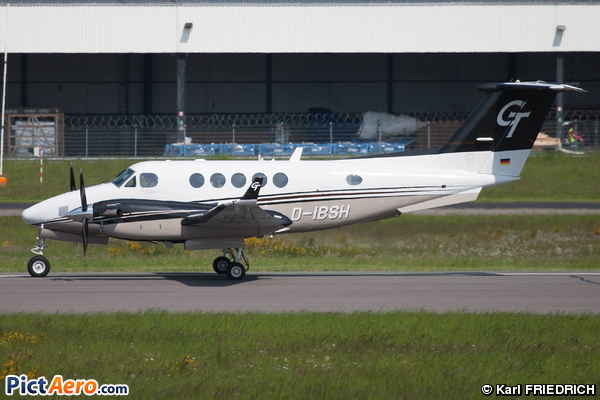 Beech Super King Air 200GT (Private / Privé)