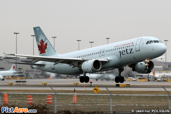 Airbus A320-211 (Air Canada Jetz)