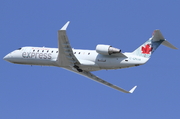 Canadair CL-600-2B19 Regional Jet CRJ-200ER (C-GNJA)
