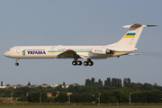 Iliouchine Il-62 (UR-86528)
