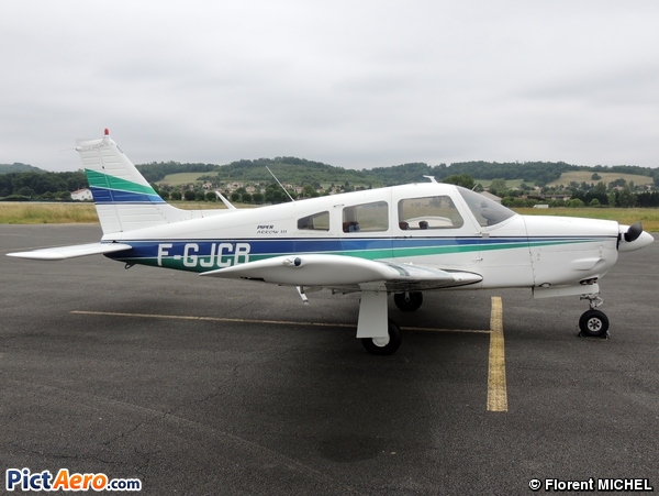 Piper PA28R-201 Arrow III (Private / Privé)