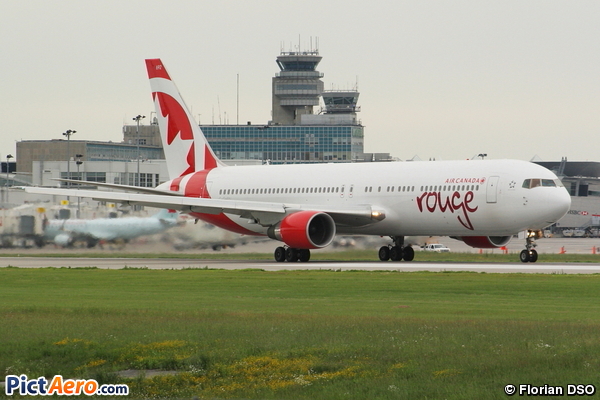 Boeing 767-33A/ER (Air Canada Rouge)