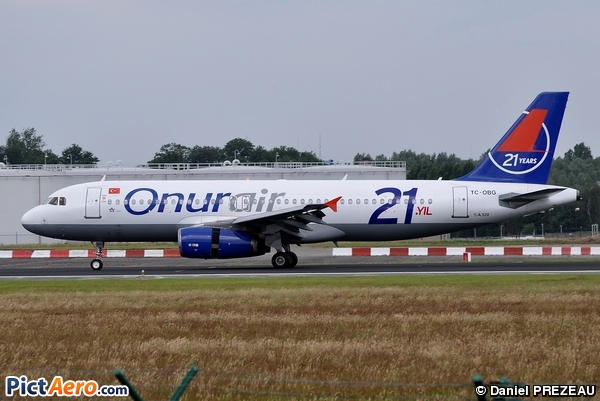 Airbus A320-233 (Onur Air)