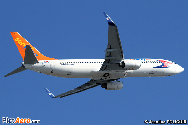 Boeing 737-86Q (Sunwing Airlines)