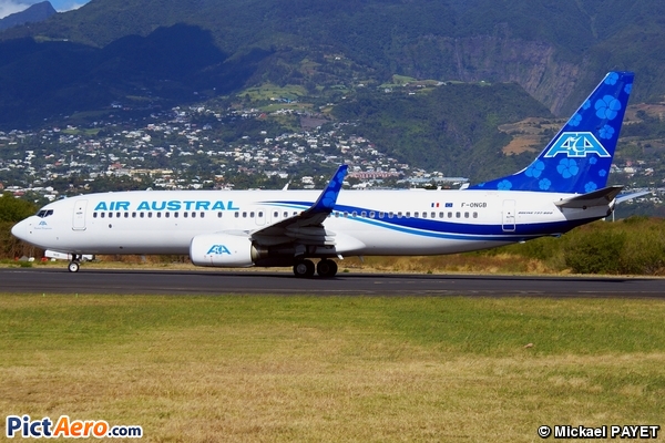 Boeing 737-89M (Air Austral)